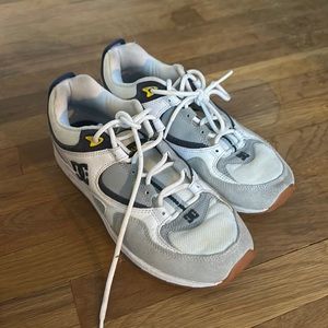 DC shoes (old school)